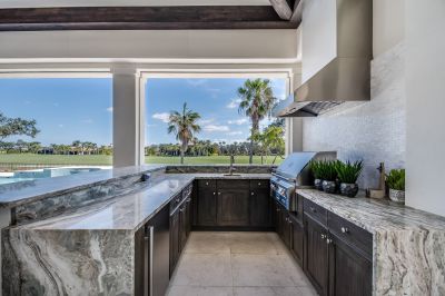 Luxury Outdoor Kitchen