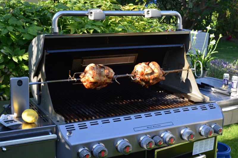 Luxury Grill Features